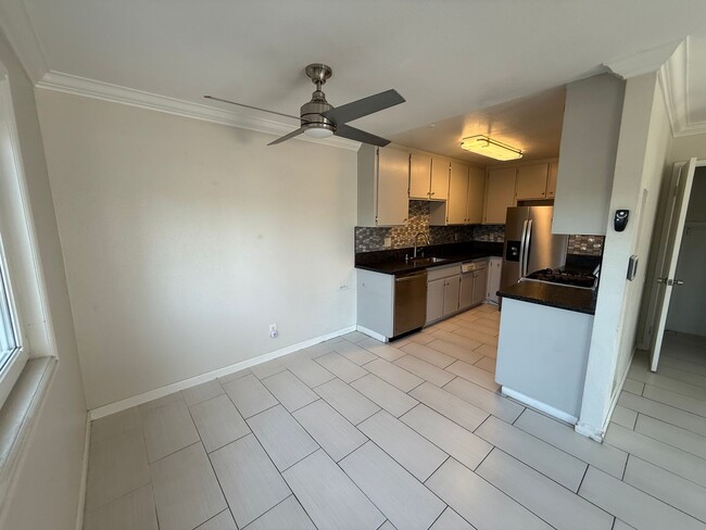 Foto del edificio - Modern 3 Bedroom, 2.5 Bath Two-Story Townh...
