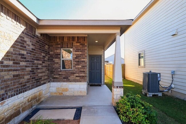 Building Photo - 137 Miracle Dr