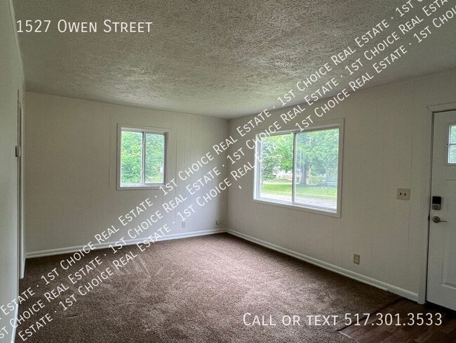 Photo - 1527 Owen St House