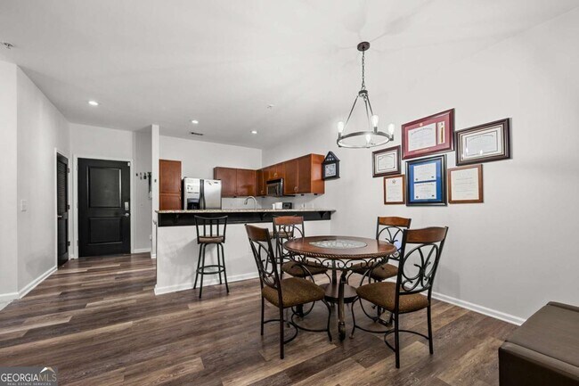 Foto del edificio - 870 Mayson Turner Rd NW