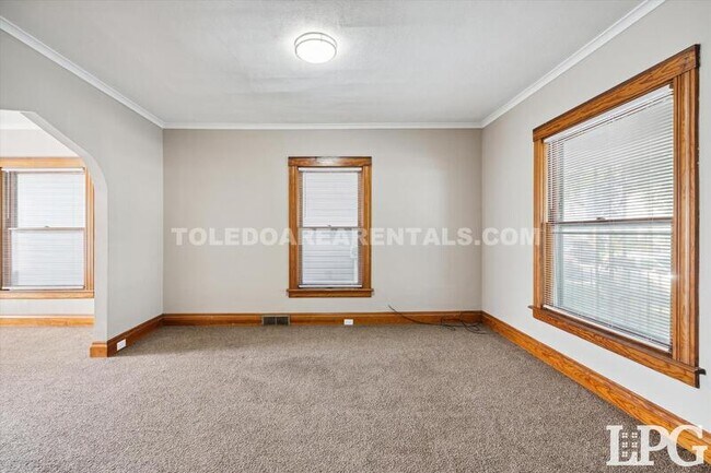 Foto del edificio - 455 Raymer Blvd