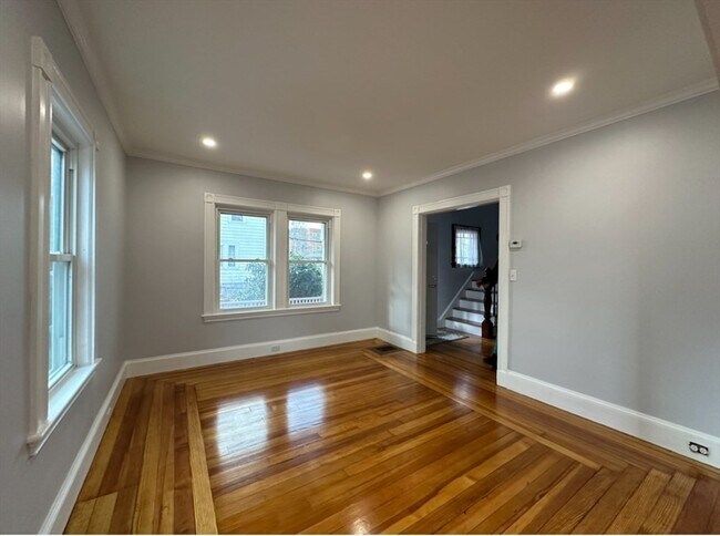 Building Photo - 31 Francis Ave