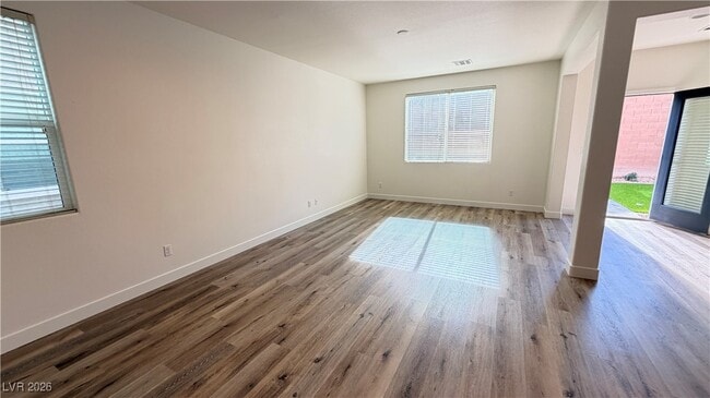 Foto del edificio - 7375 Benlomond Ave