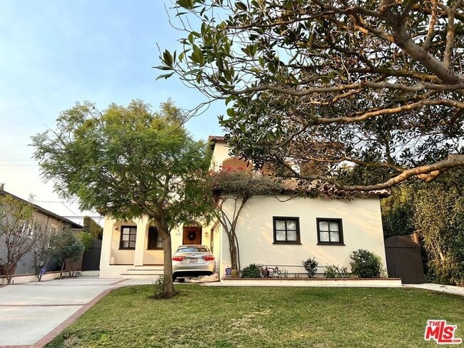 Foto del edificio - 7917 Westlawn Ave