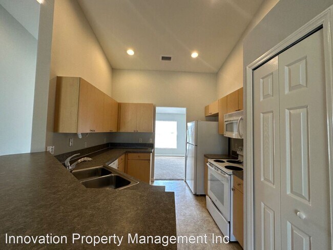 Building Photo - 3 br, 2 bath House - 721 Robin Court