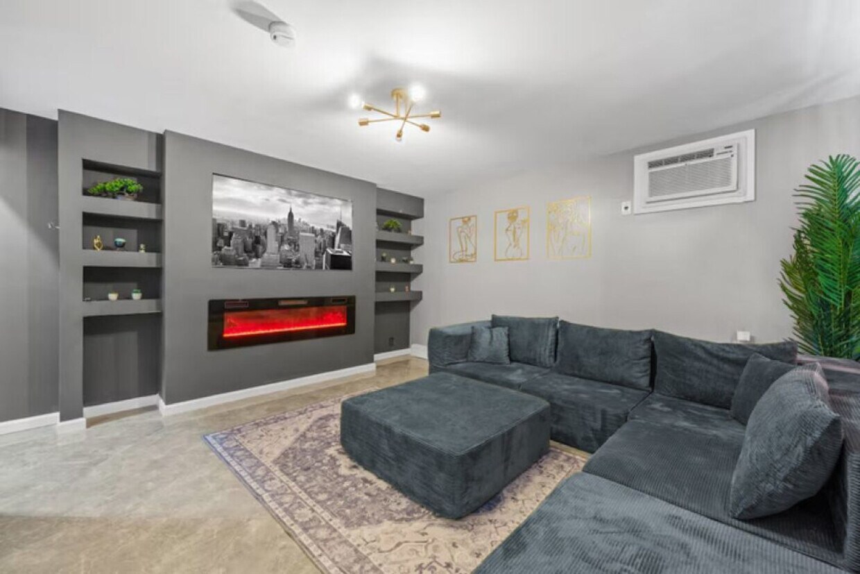 Foto principal - 529 Ave E