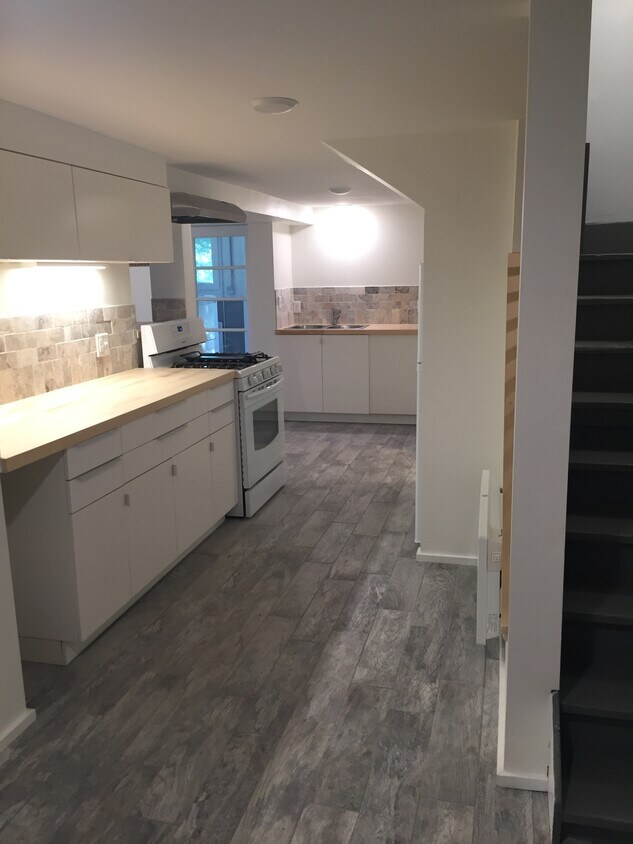 Kitchen - 604 Spencer Rd