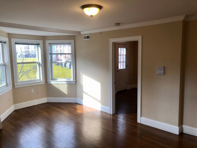 Building Photo - 6 Chilcott Pl