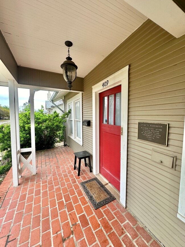 Building Photo - Coming Soon... Charming Santa Rita Home Fo...