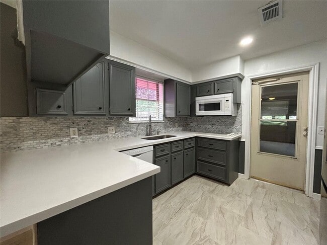 Building Photo - 1712 Carol Lee Ln