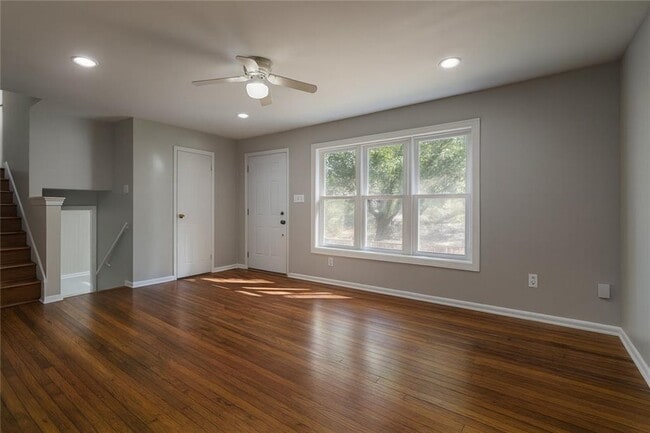 Building Photo - 2821 Petersburg Ct