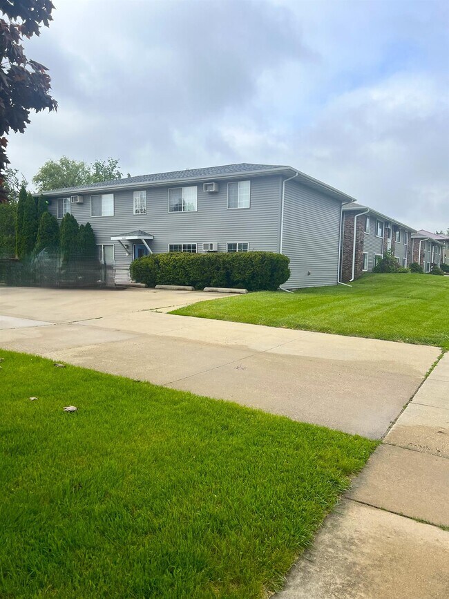 Building Photo - 840 Terry Ave