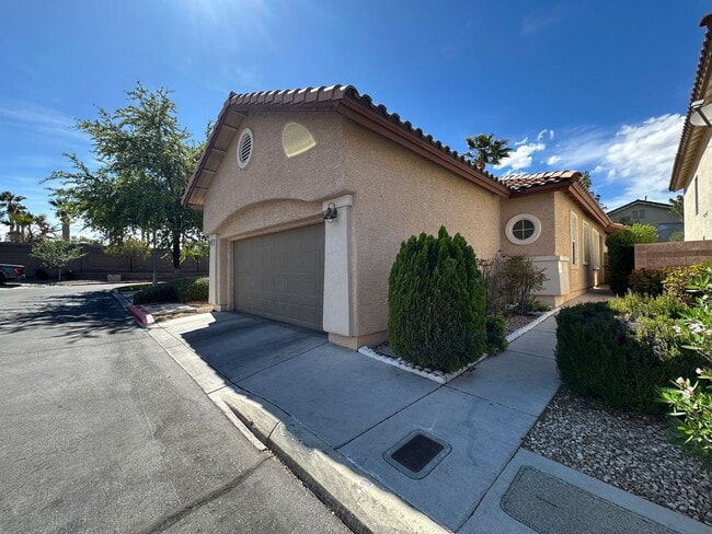 Building Photo - SANTA BARBARA AT SUMMERLIN