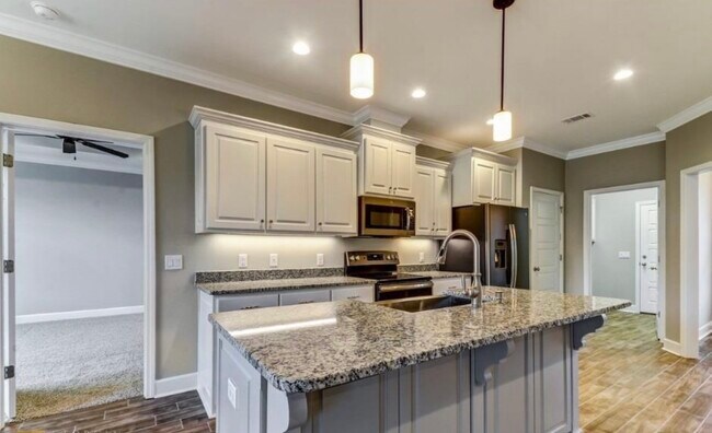 Building Photo - 124 Spyglass