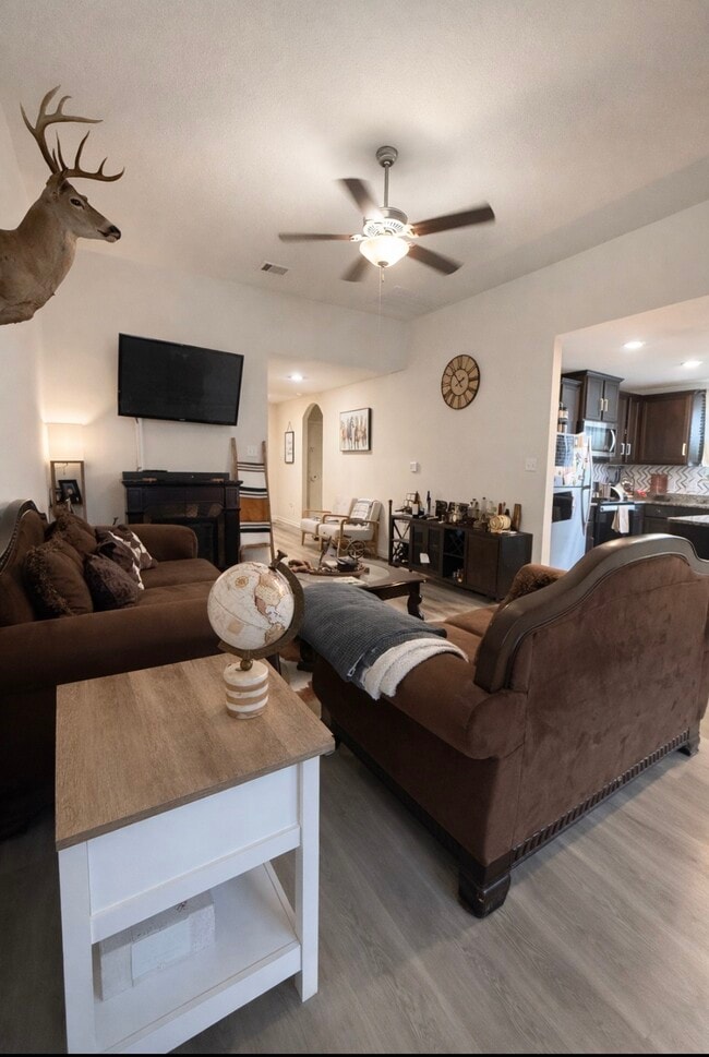 Foto del edificio - 8103 Vacek Meadows Loop