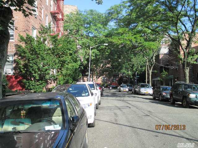Building Photo - 4422 Ketcham St