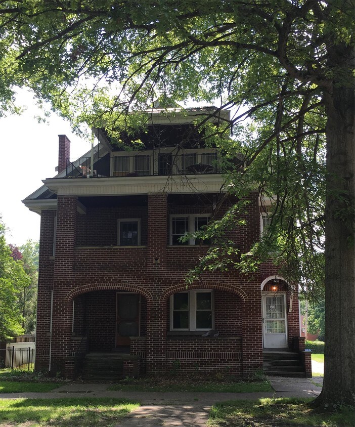 Primary Photo - 1211 12th St