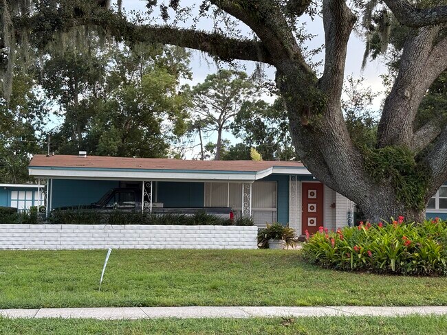 Foto del edificio - 6034 Linneal Beach Dr