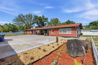 Building Photo - 10107 N Aster Ave