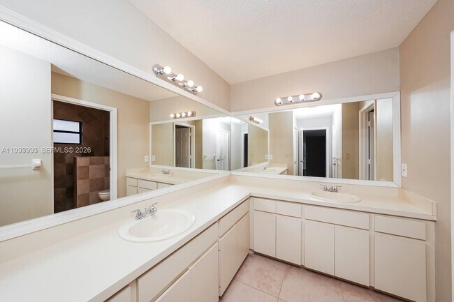 Foto del edificio - 845 Daffodil Dr