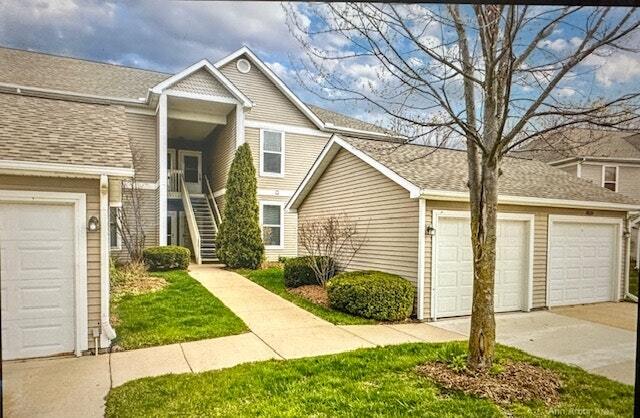 Building Photo - 1422 Fox Pointe Cir