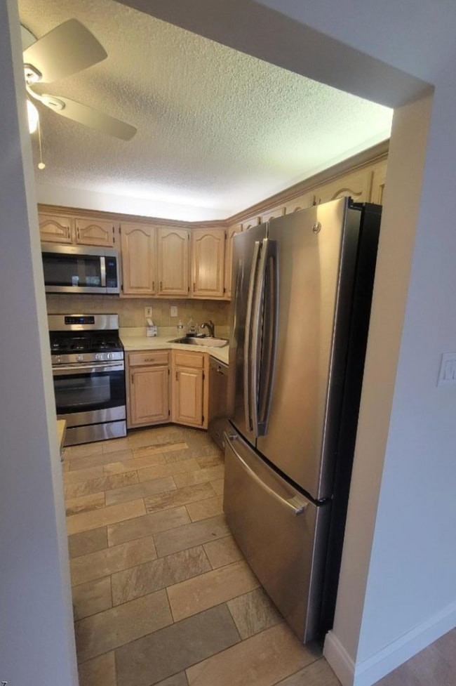 Building Photo - 1607 Breckenridge Dr