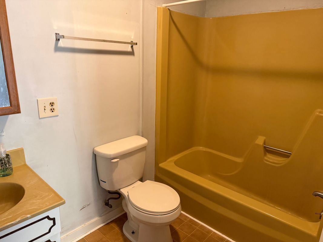 Building Photo - 1088 Dover, 302