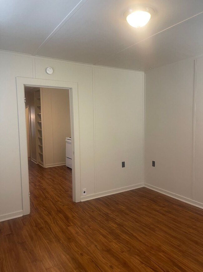 Foto del edificio - 1 BED 1 BATH HOUSE NEAR DOWNTOWN