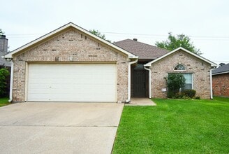 Building Photo - 6930 Ranch Hill Dr