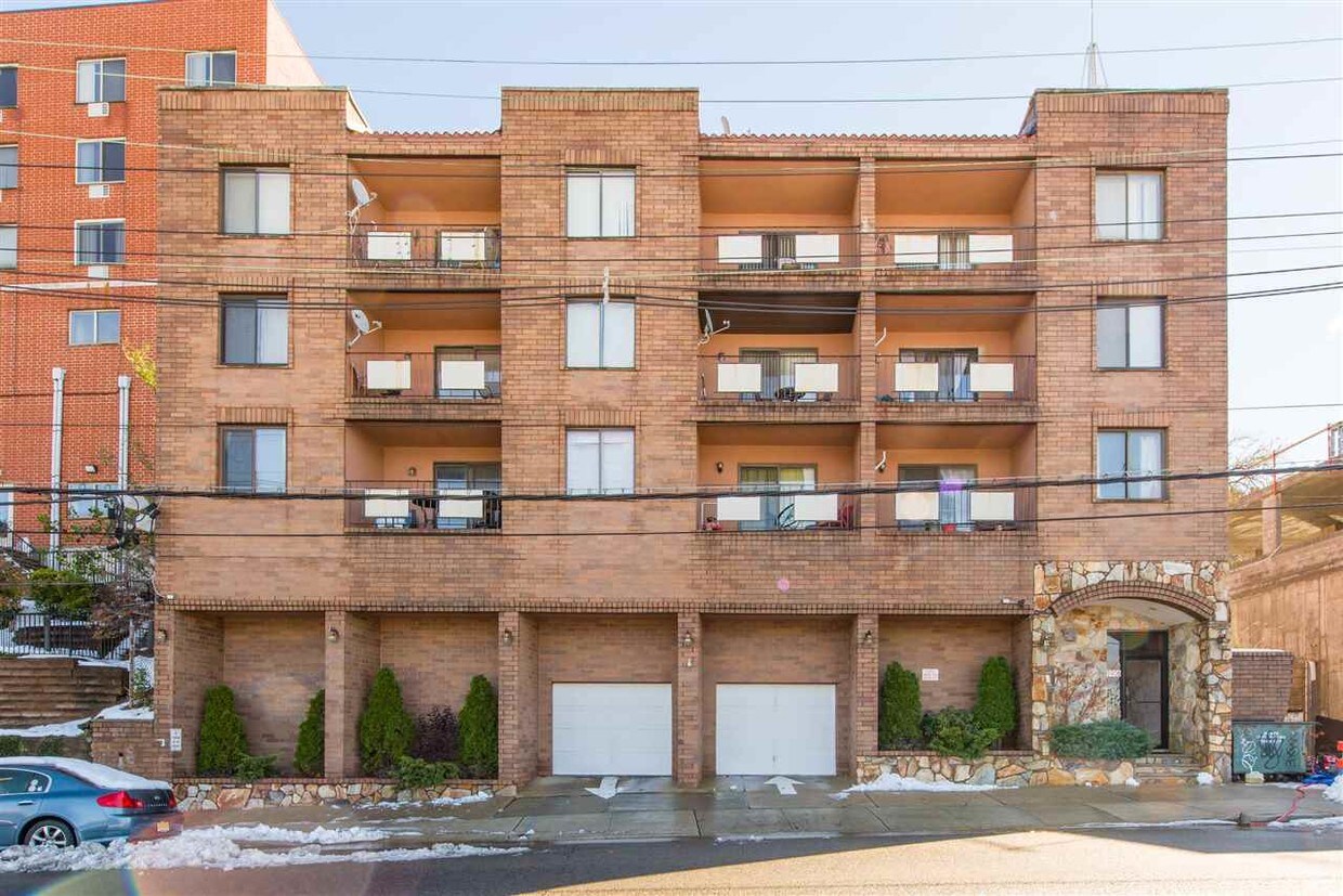 1906 Paterson Plank Rd Unit 2D, North Bergen, NJ 07047 Condo for Rent