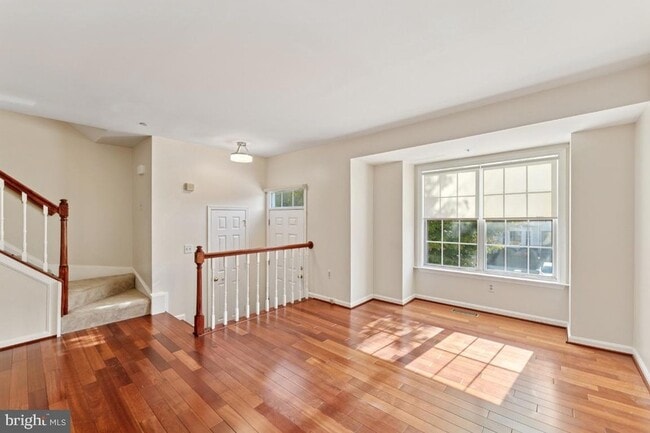 Building Photo - 127 College Station Dr