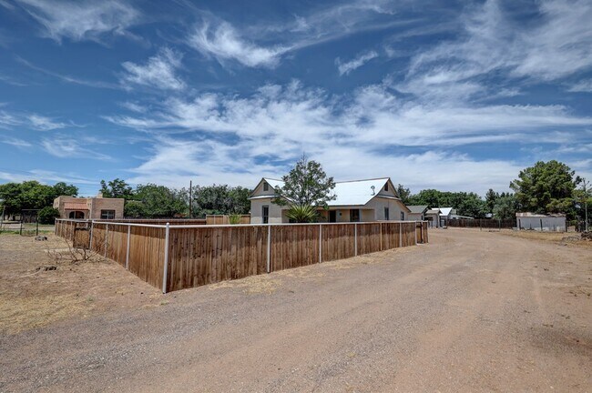 Building Photo - 301 E Avenue B