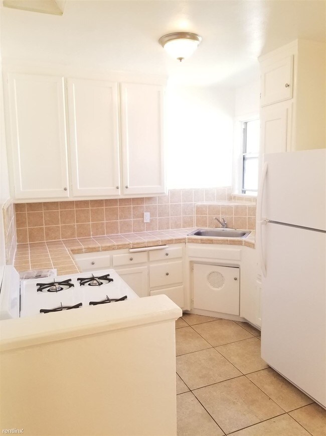 Foto del edificio - 1 br, 1 bath  - 1211 S Westmoreland Ave