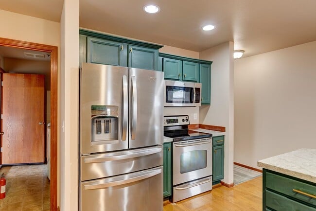 Foto del edificio - 3 Bedroom/2 Bath with garage home in Crosby Commons