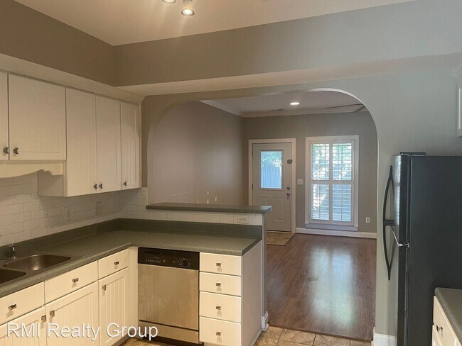 Building Photo - 2 br, 2.5 bath House - 111 Amy Lane