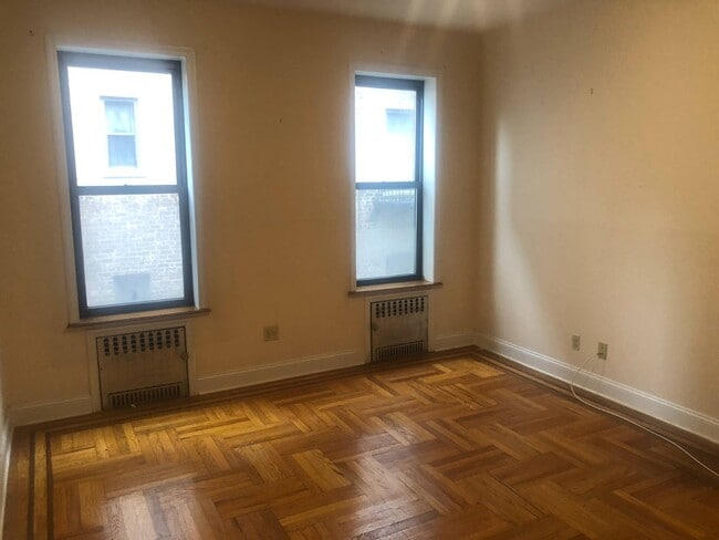 Foto del edificio - 112 Marine Ave