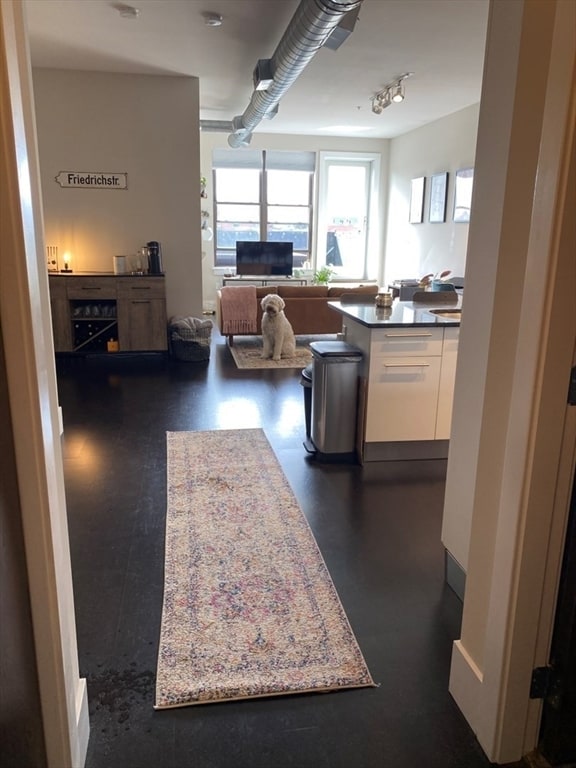 Building Photo - 154 W 2nd St