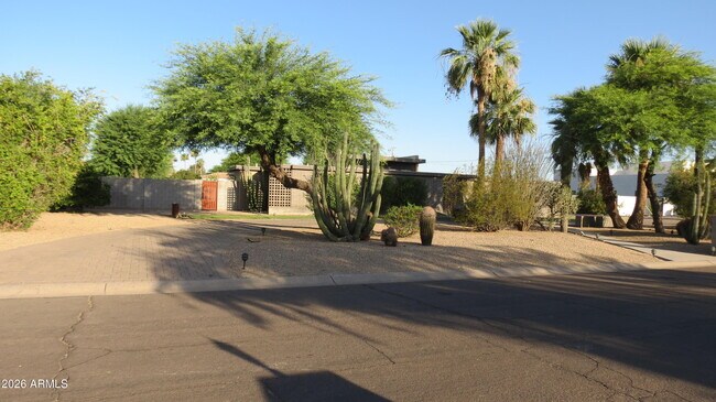 Foto del edificio - 11440 N 65th St