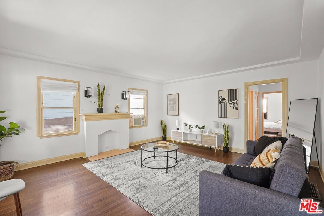 Foto principal - 1325 N June St