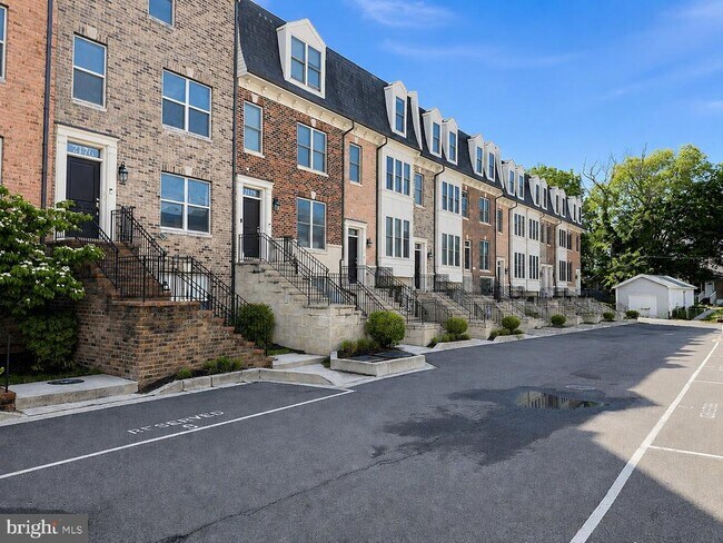 Foto del edificio - 2179 Half Moon Pl NE
