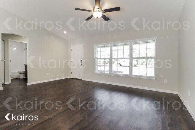 Foto del edificio - 2642 SW 165th Street Rd