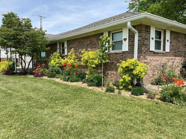 Building Photo - 286 Co Rd 150S