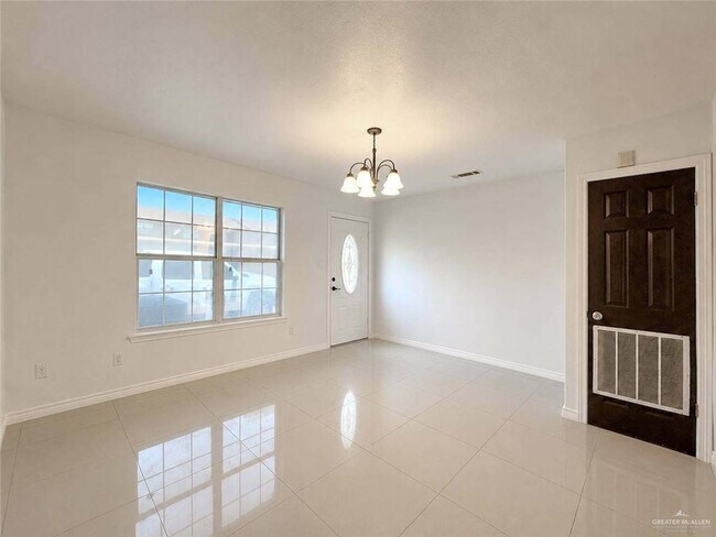 Foto del edificio - 2201 S Jackson Rd