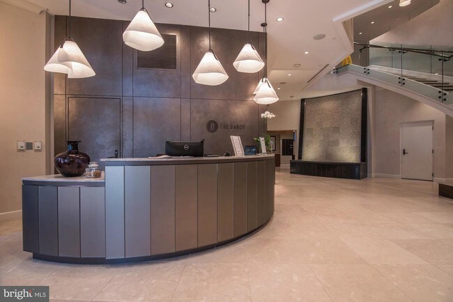 Foto del edificio - 7171 Woodmont Ave