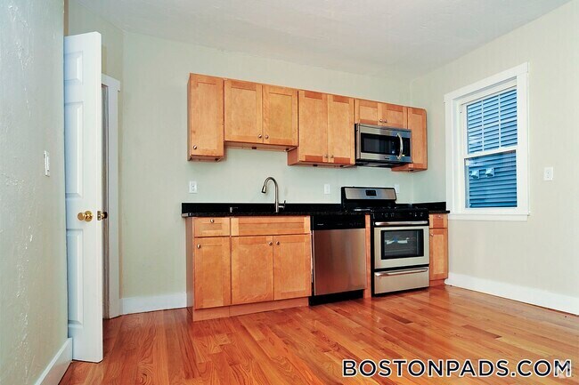 Building Photo - 29 Ridgewood St