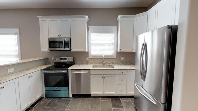 Foto del edificio - $1670 per Bedroom |4BR/2BA Rental in Fort ...