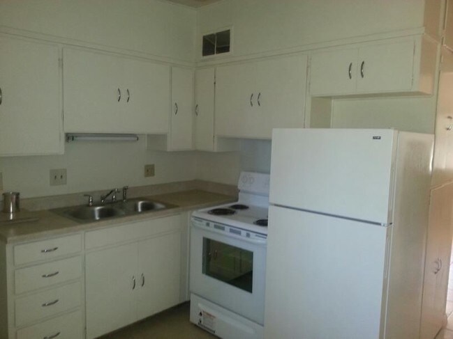 Foto del edificio - 702-702 E 3rd St