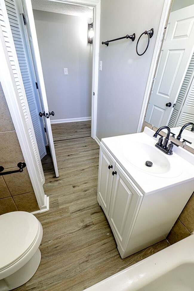 Building Photo - 3 Bedroom 1 Bath Fenced Shed Patio Brick Ranch Rental Home