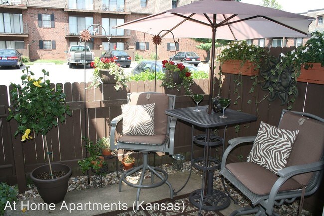 Foto del edificio - 5954 Woodson Rd