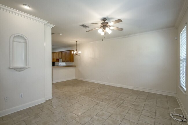 Foto del edificio - 10600 Lakes Blvd